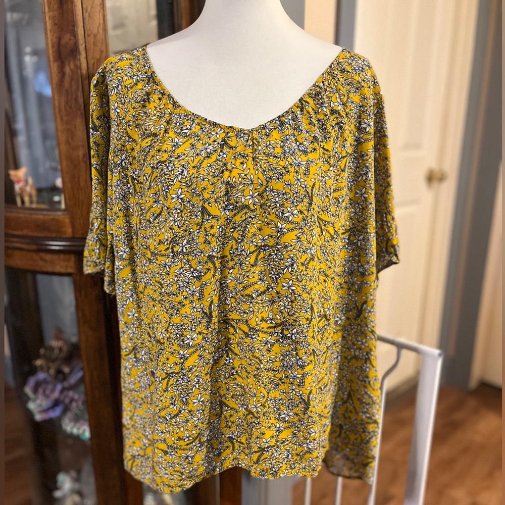Suzanne Betro Yellow Blouse black and white floral print short sleeves size 1X